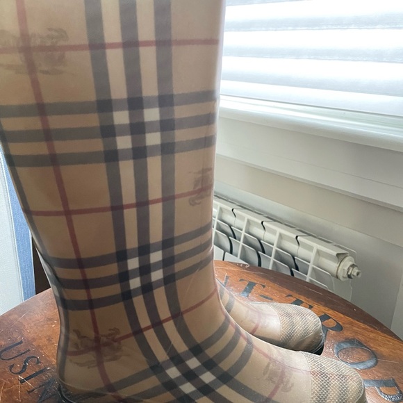 Burberry tall rain boots - Picture 5 of 6